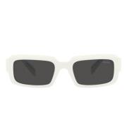 Rektangulære solbriller med hvid ramme og mørkegrå linser