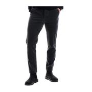 Sorte syntetiske bukser til mænd