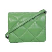 Lille grøn taske med foldover top og diamantquiltning