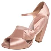 Pre-owned Satin heels