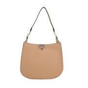 Lysbrun studded hobo taske