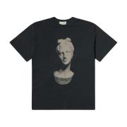 Aldret Statue Sort Trykt T-shirt