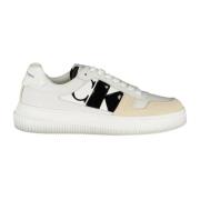 Sporty hvide sneakers med kontrastdetaljer