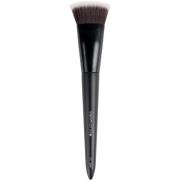 Brushworks No. 11 Flat Top Contour Brush