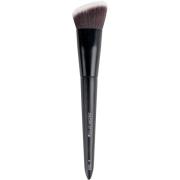 Brushworks No. 9 Angled Flat Top Foundation Buffing Brush