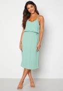 Bubbleroom Occasion Gwyneth Pleated Dress Dusty green 48