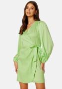 SELECTED FEMME Stine LS Short Wrap Dress Pistachio Green 36