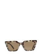 Pcanna M Sunglasses Box Accessories Sunglasses D-frame- Wayfarer Sunglasses Black Pieces
