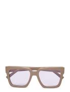 Le Sustain - Trampler Accessories Sunglasses D-frame- Wayfarer Sunglasses Beige Le Specs