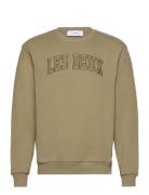 Script Sweatshirt Tops Sweatshirts & Hoodies Sweatshirts Khaki Green Les Deux