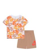 Nkb Nsw Toss Aop 2Pc Short Set Sets Sets With Short-sleeved T-shirt Beige Nike