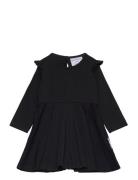 Flared Dress Dresses & Skirts Dresses Casual Dresses Long-sleeved Casual Dresses Black Geggamoja