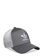 Adicolor Classic Curved Foam Trucker Sport Women Sport Accessories Sport Caps Grey Adidas Originals