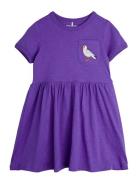 Seagull Emb Ss Dress Dresses & Skirts Dresses Casual Dresses Short-sleeved Casual Dresses Purple Mini Rodini