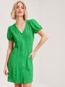 Only - Korte kjoler - Kelly Green - Onlnova Lux S/S Lucy Dress Solid Pt - Kjoler