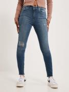 Only - Skinny jeans - Dark Medium Blue Denim - Onlblush Mid Sk Ak Rw Dt Dnm REA221 - Jeans