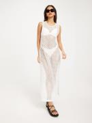 Pieces - Festkjoler - Bright White - Pcmocca Sl O-Neck Ancle Dress D2D - Kjoler
