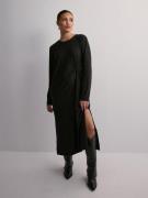 Pieces - Langærmede kjoler - Black - Pcjysalinda Ls Long Dress D2D Pb - Kjoler - Long sleeved dresses