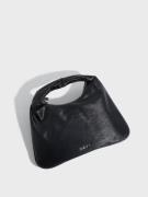 DAY ET - Håndtasker - Black - Day RC-Scratch PU Baguette - Tasker - Handbags