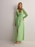 Only - Langærmede kjoler - Summer Green Tanya Flower - Onlamanda L/S Long Dress Cs Ptm - Kjoler - Long sleeved dresses