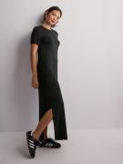 Pieces - Maxikjoler - Black - Pcsofia Ss T-Shirt Maxi Dress Noos - Kjoler - Maxi Dresses