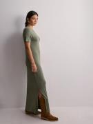 Pieces - Maxikjoler - Deep Lichen Green - Pcsofia Ss T-Shirt Maxi Dress Noos - Kjoler - Maxi Dresses