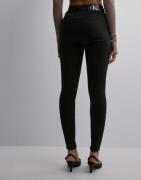 Calvin Klein Jeans - Sort - High Rise Super Skinny Ankle