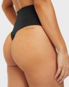 Spanx - Sort - Undie-tectable® Thong