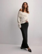 Nelly - Sort - Perfect Low Waist Maxi Skirt