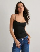 Nelly - Sort - Built In Bra Singlet